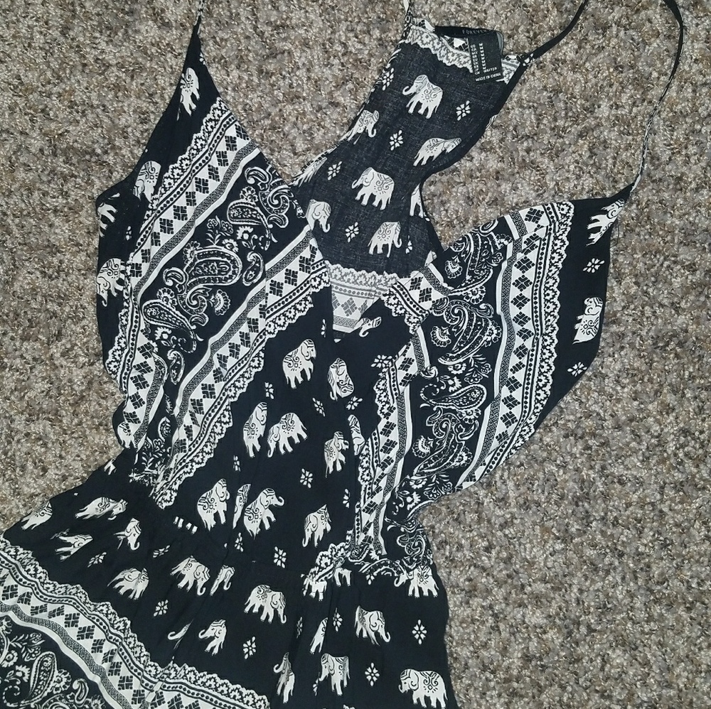 Romper - Picture 2 of 3